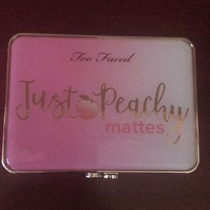 New never been used just peachy eyeshadow
